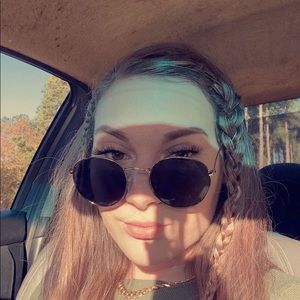 Meet your Posher, Amber